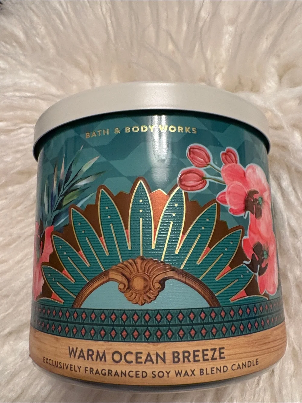 NWT! Bath and Body Works 3 wick candle
